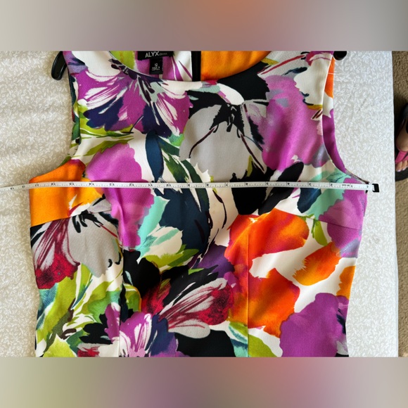 ALYX FLORAL MULTICOLOR SLEEVELESS SHEATH DRESS. KNEE LENGHT. LIKE NEW! - Picture 10 of 15